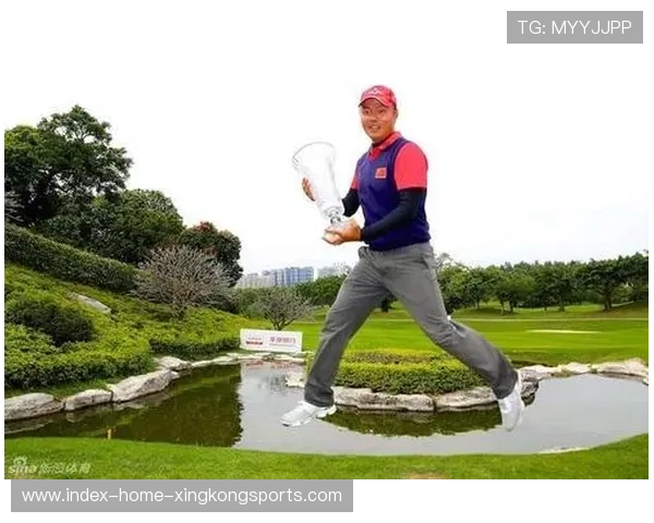 人造果岭黑科技火上热搜!推杆手感逼真度震惊职业球手 人造果岭黑科技火上热搜!推杆手感逼真度震惊职业球手