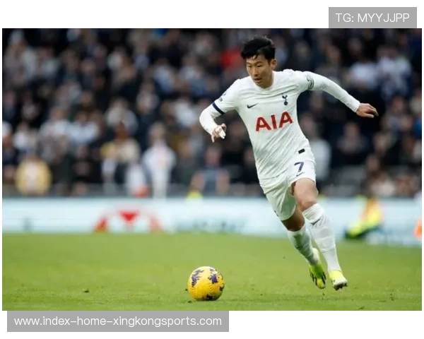 孙兴慜突破后低平传中十分到位 孙兴慜突破后低平传中十分到位