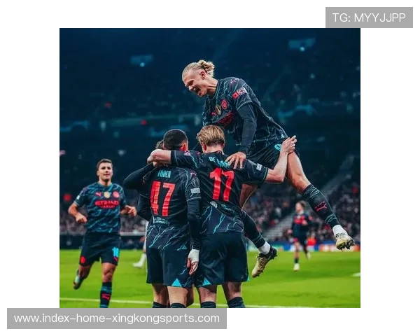 德布劳内快速脚步调整后完成分球 德布劳内快速脚步调整后完成分球