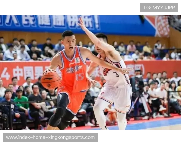 CBA福建突破分球找到外线空位稳稳命中，激战中的制胜之道