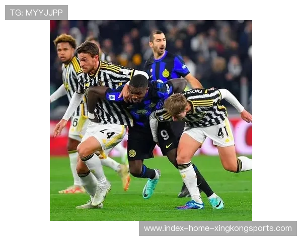 国米劳塔罗中路插上弧线球破门全场起立欢呼