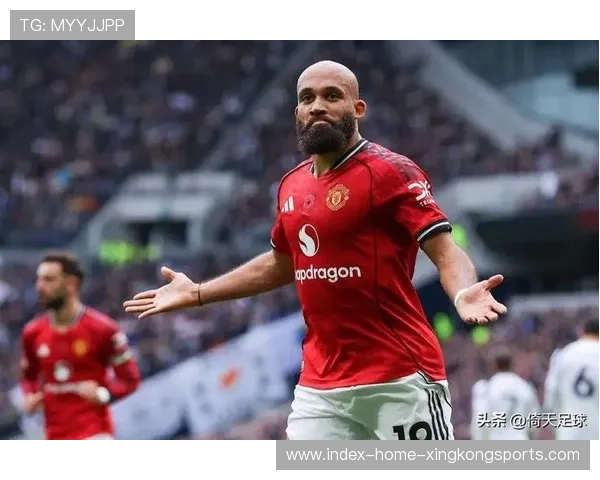 曼联定位球战术奏效前锋头球建功