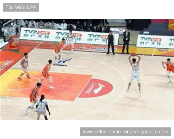 温班亚马禁区补扣震撼全场，篮球新星的崛起