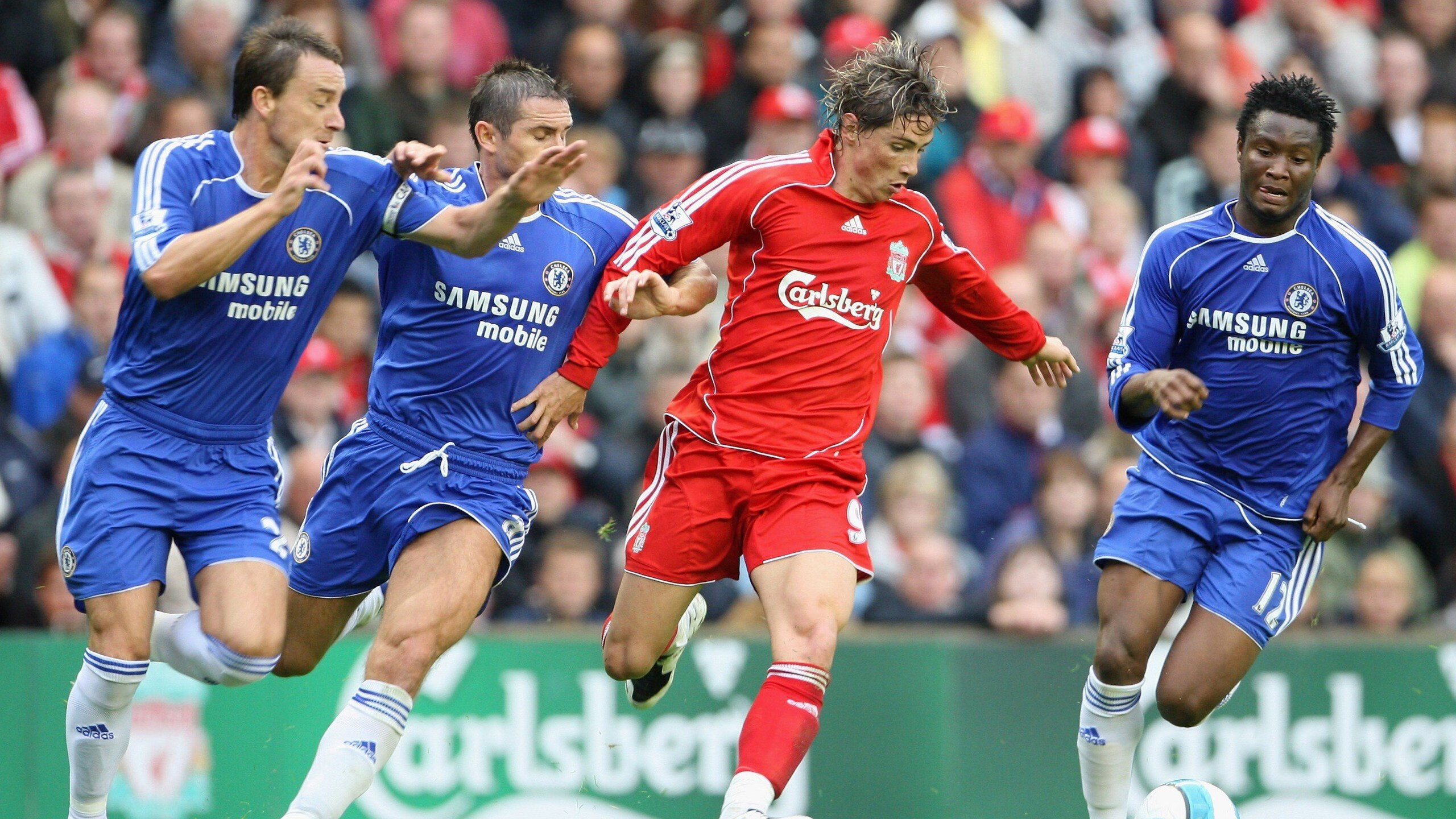 综合体育系“体能测试公开透明展示赛” 全程投影实时显示数据